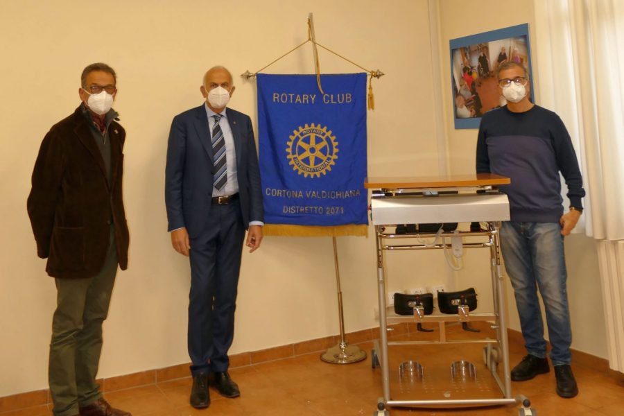 Il Rotary Club Cortona Valdichiana “rimette in piedi” la solidarietà