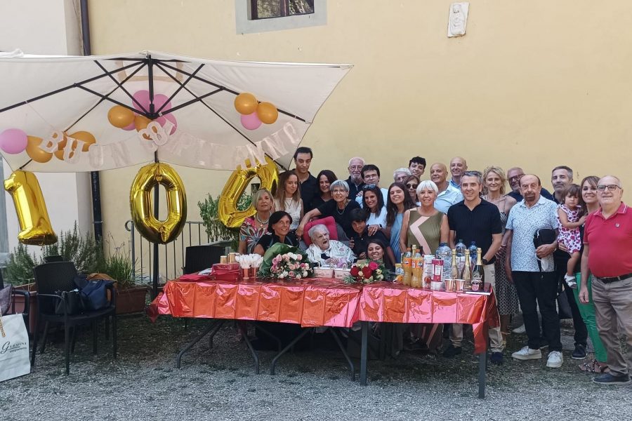 I 100 anni di nonna Ghita e la festa a Villa Fiorita