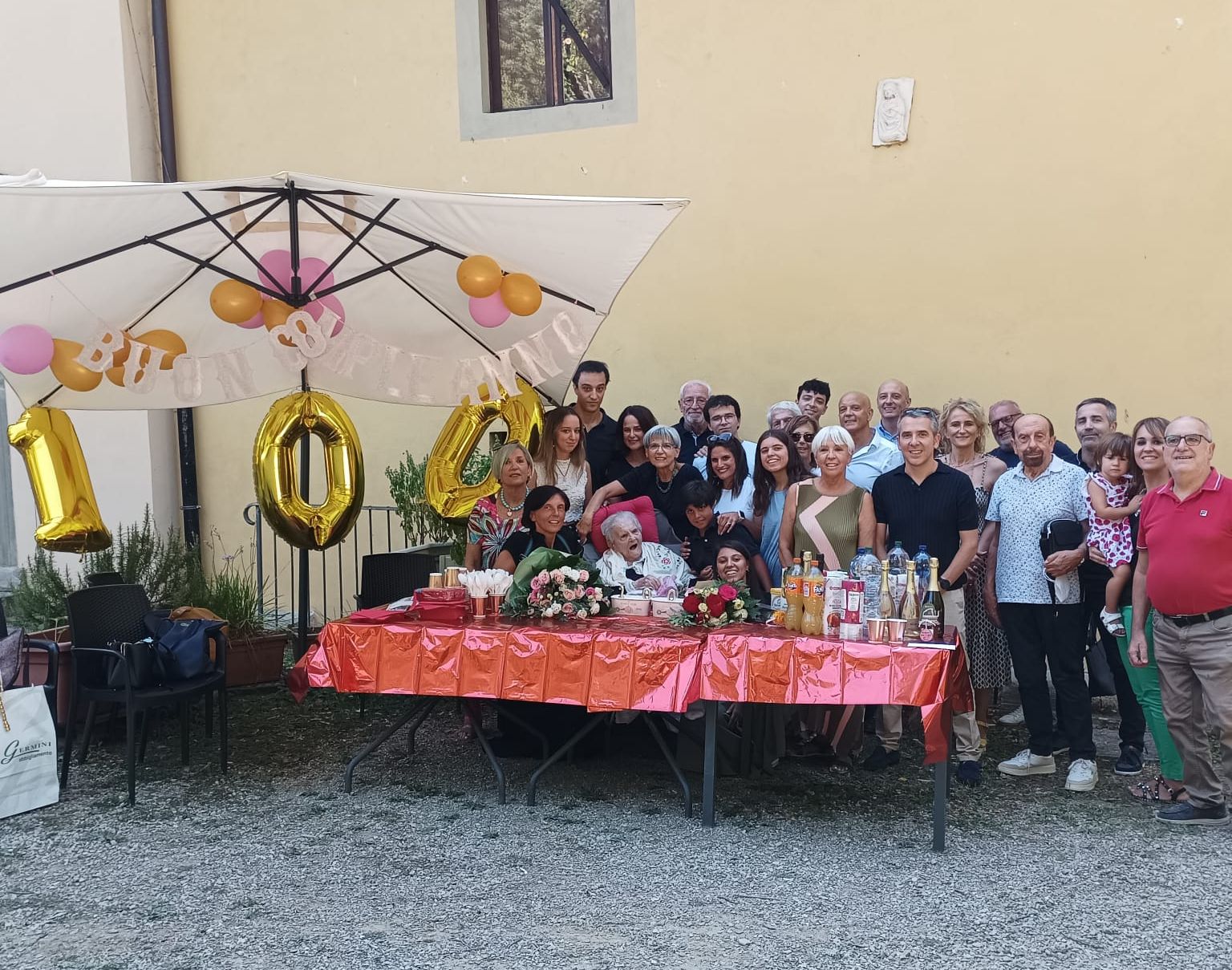 I 100 anni di nonna Ghita e la festa a Villa Fiorita