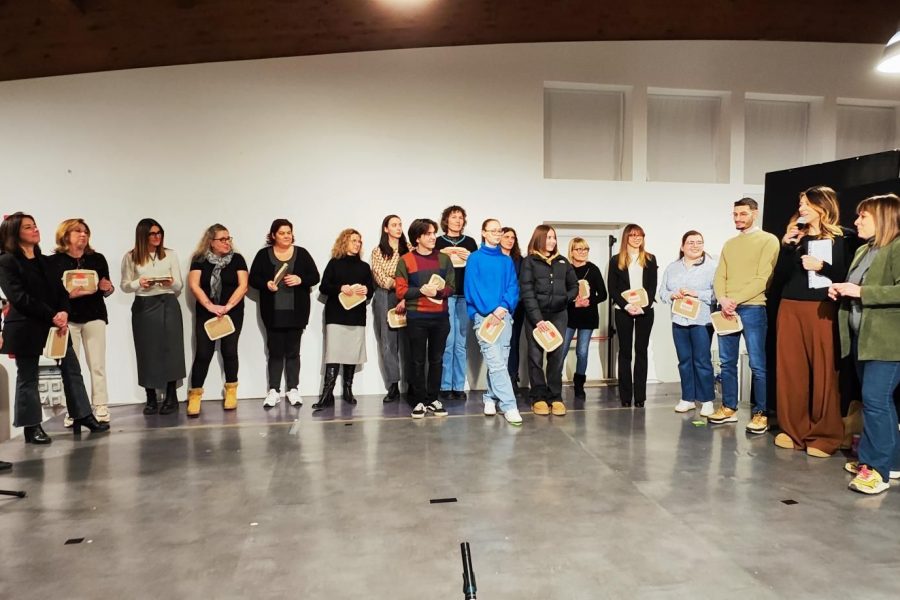 Koinè: borse di studio, confronto sulla violenza contro le donne e spettacolo teatrale con i ragazzi di Viva